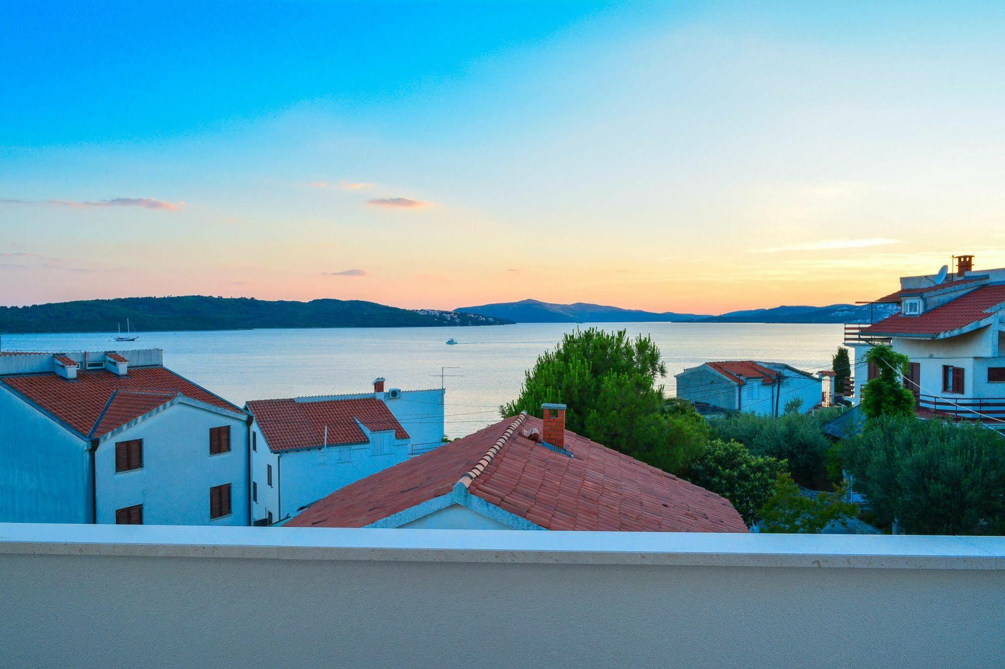 Luxury Apartments Villa Tea Trogir Ngoại thất bức ảnh